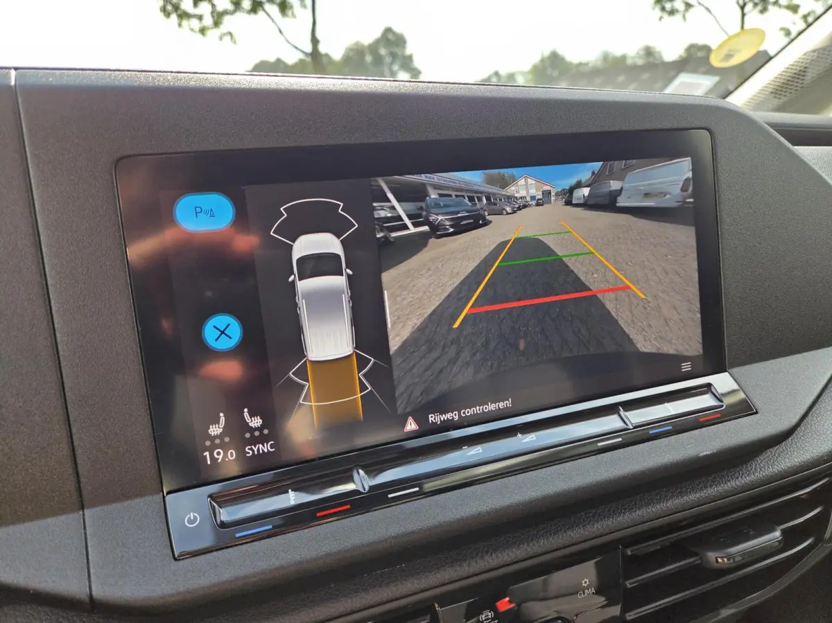 2.0 TDI Style Automaat | Virtual / Carplay / Camera / LED / Keyless / Bumpers in kleur | Zéér luxe!
