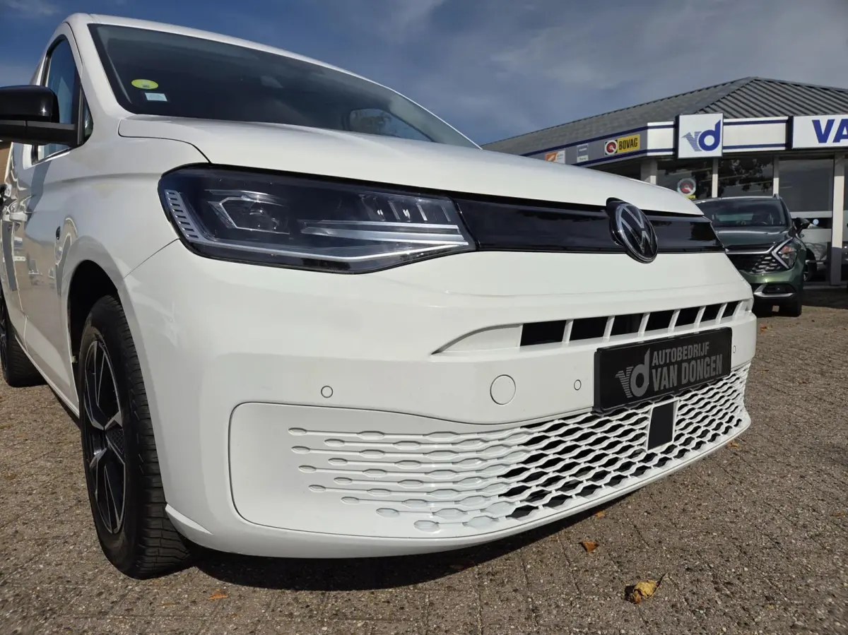 2.0 TDI Style Automaat | Virtual / Carplay / Camera / LED / Keyless / Bumpers in kleur | Zéér luxe!