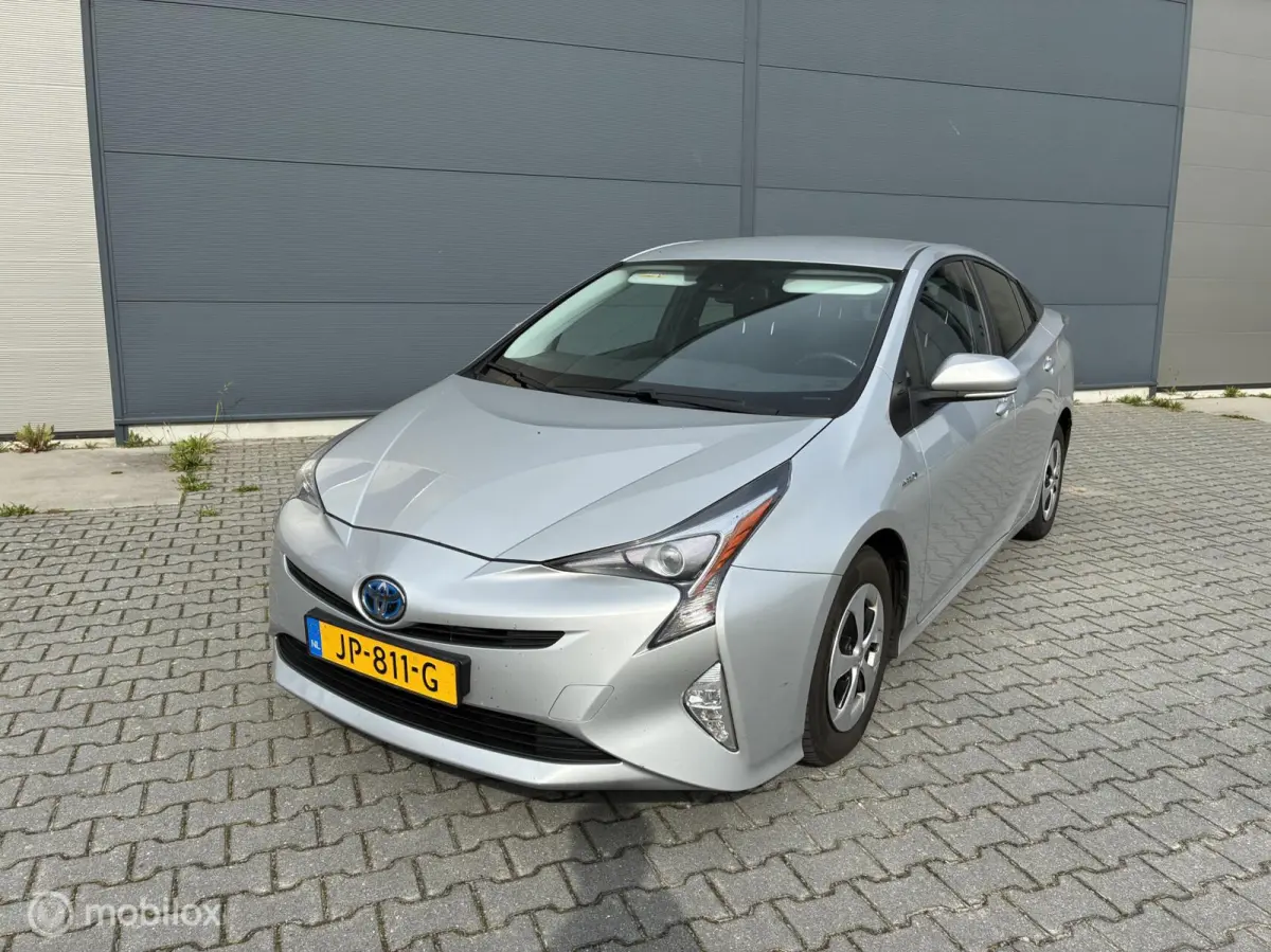 1.8 Dynamic | Hybrid | HUD | Navigatie | Lane Keeping | Stoelverwarming