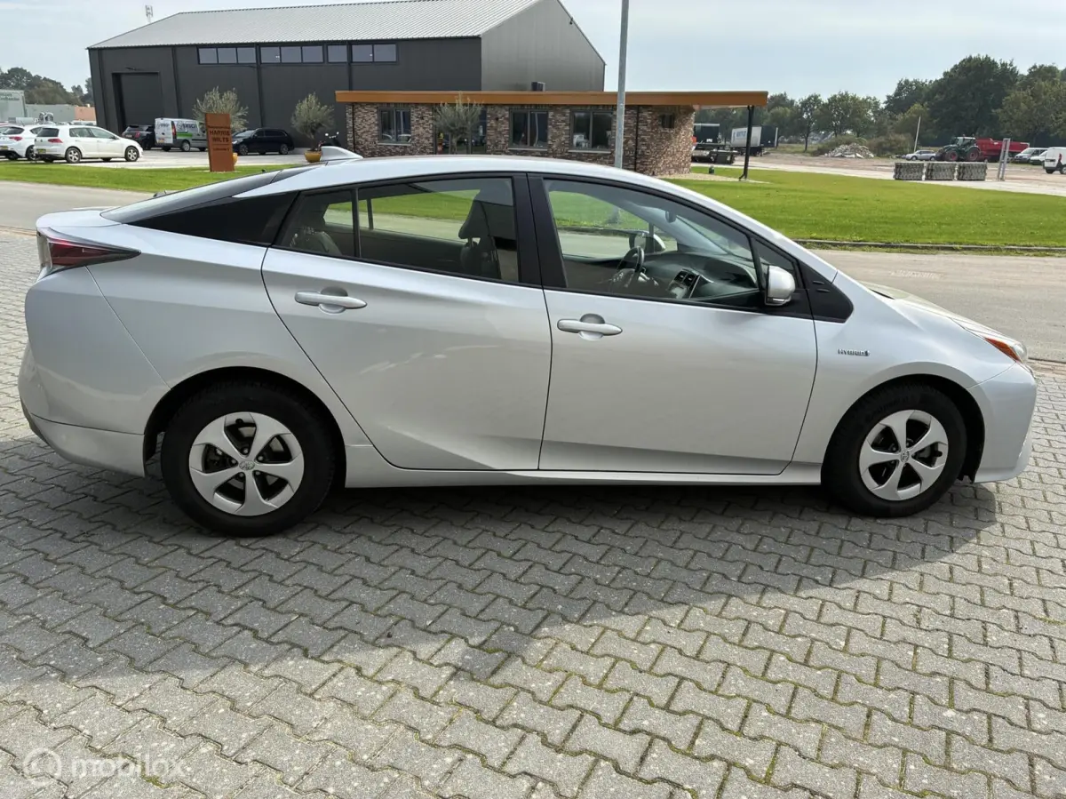 1.8 Dynamic | Hybrid | HUD | Navigatie | Lane Keeping | Stoelverwarming