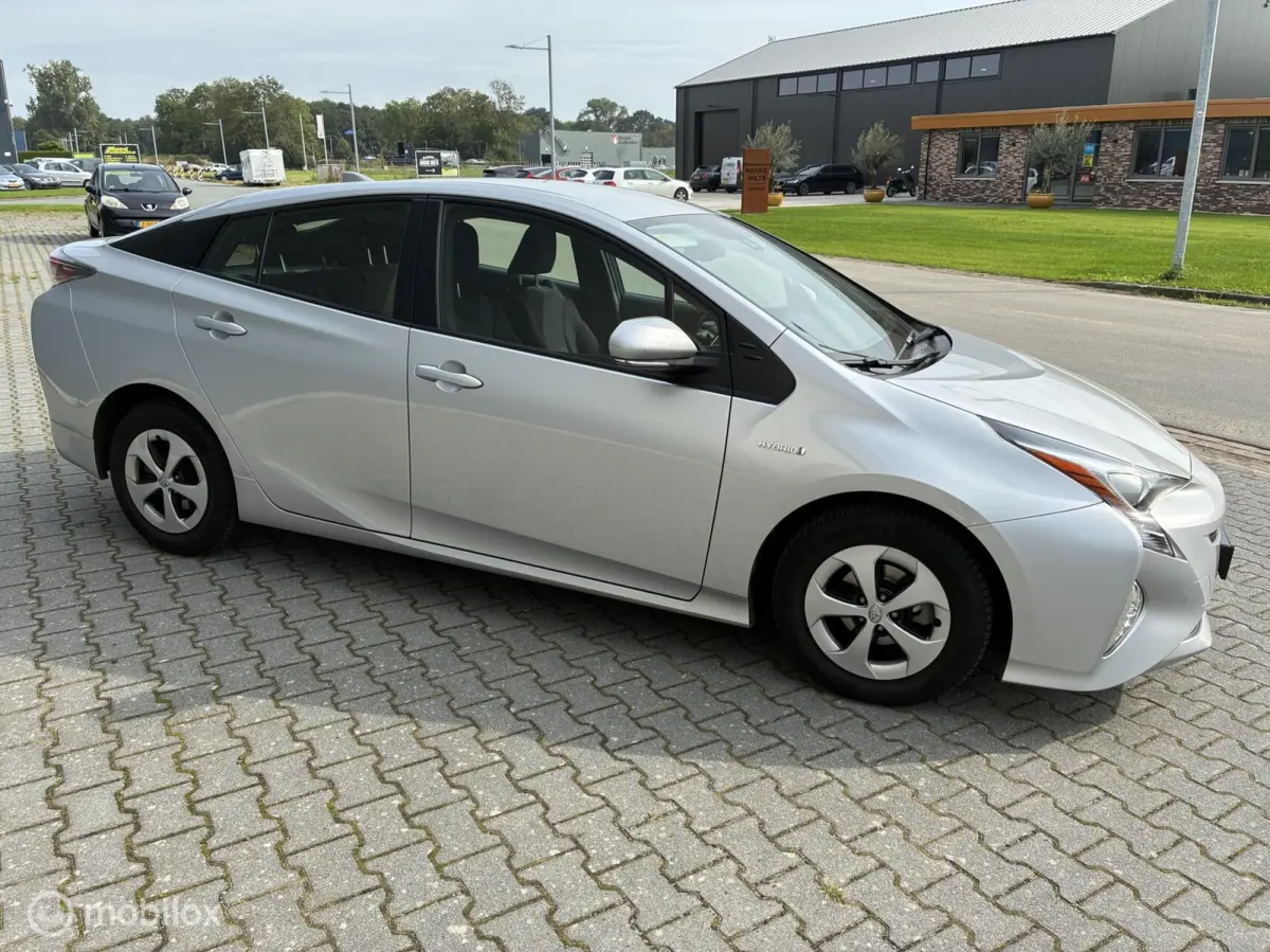 1.8 Dynamic | Hybrid | HUD | Navigatie | Lane Keeping | Stoelverwarming