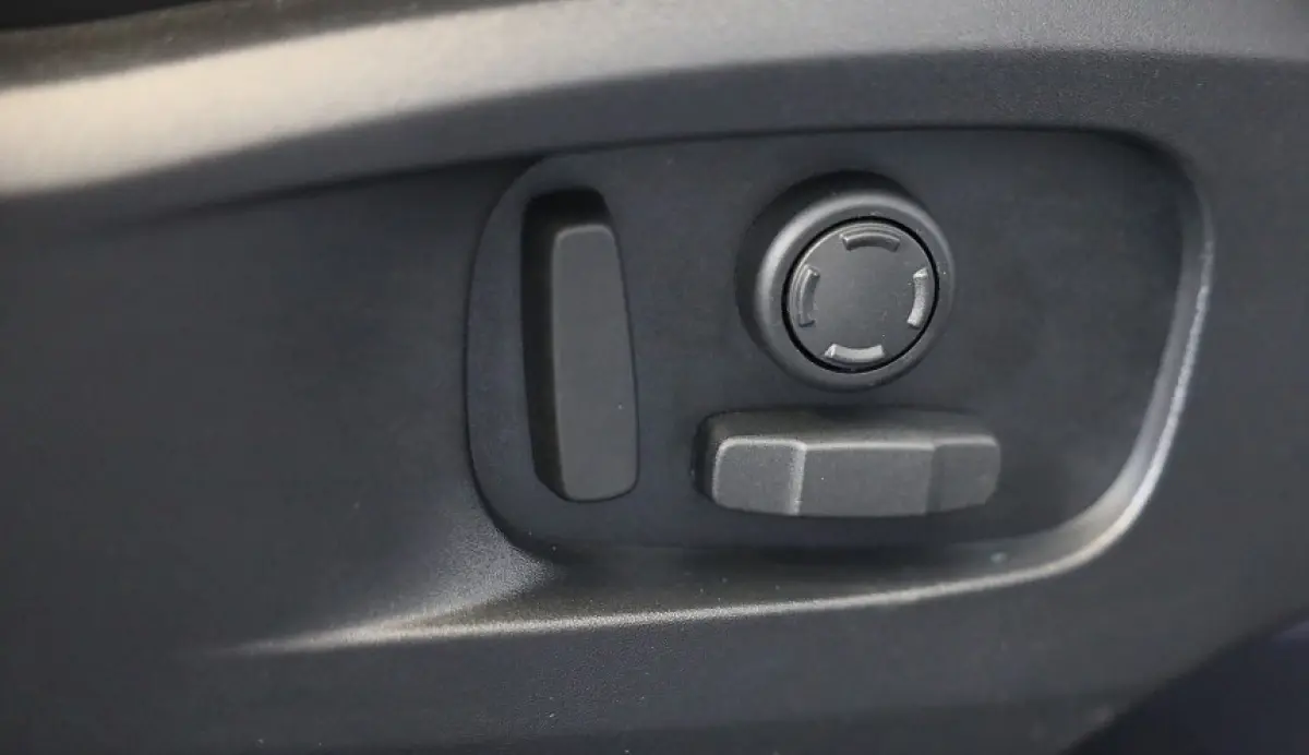 2.0 P300e 110 X-Dynamic SE FACELIFT / Memory / Leder / Meridian / Acc / 360 Camera / Open Panoramadak