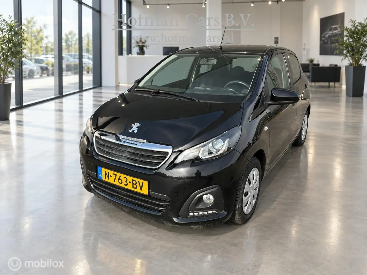 1.0 e-VTi Active | 5-deurs | 09/2021| Zwart | Airco