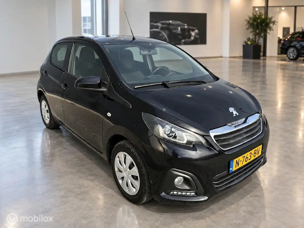 1.0 e-VTi Active | 5-deurs | 09/2021| Zwart | Airco