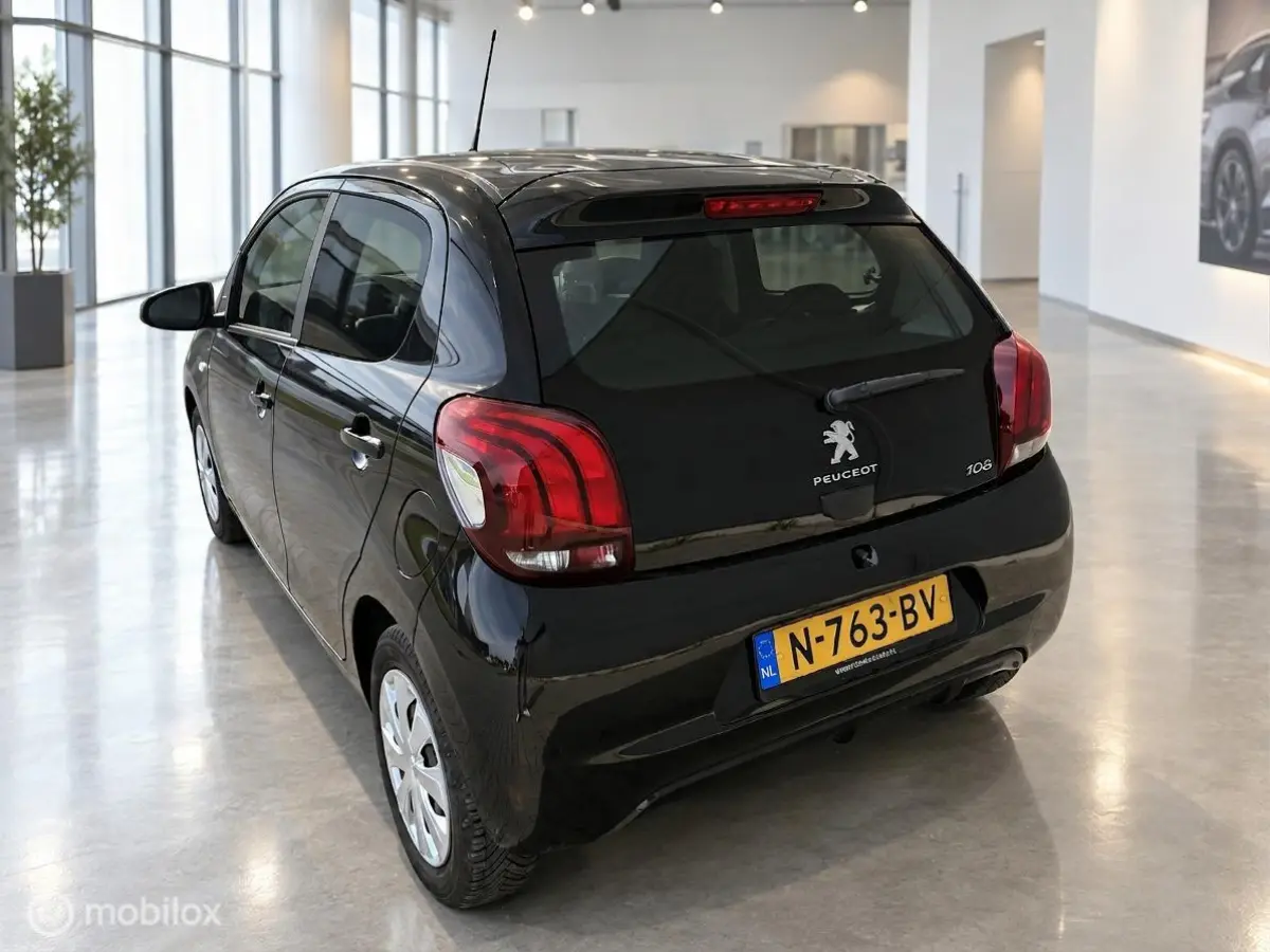 1.0 e-VTi Active | 5-deurs | 09/2021| Zwart | Airco