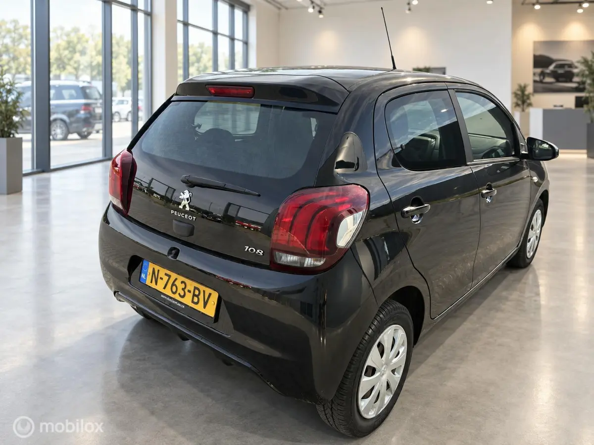 1.0 e-VTi Active | 5-deurs | 09/2021| Zwart | Airco