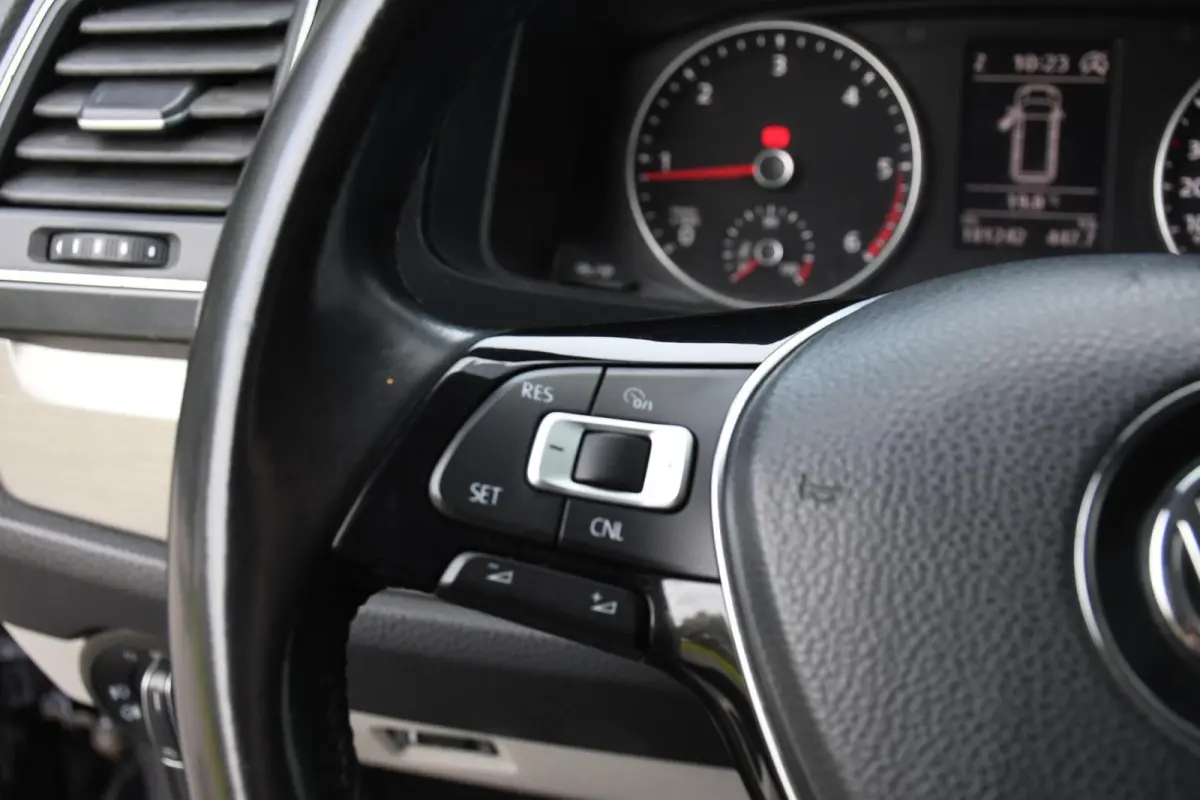 2.0 TDI L1H1 Highline LEER Carplay OZ