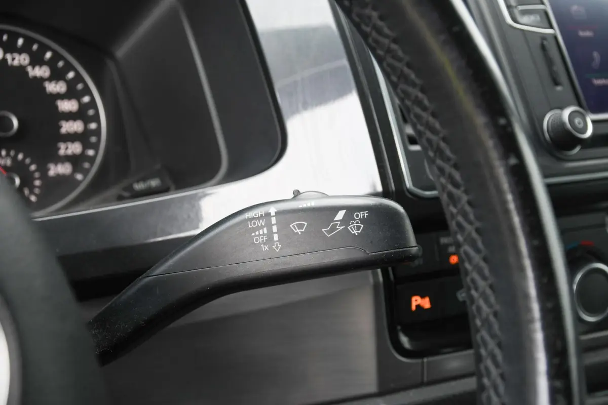 2.0 TDI L1H1 Highline LEER Carplay OZ