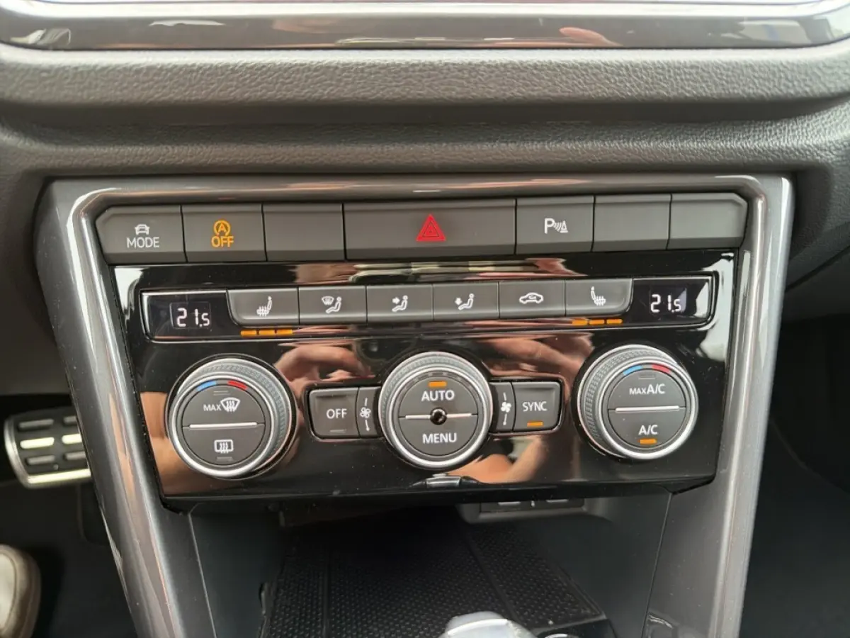 1.5 TSI DSG R-LINE CAMERA/ELEK-KLEP/DIG-DASH/ACC/STOELVERW/NAVI