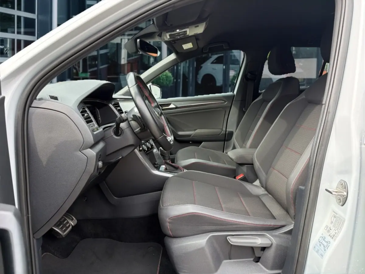 1.5 TSI DSG R-LINE CAMERA/ELEK-KLEP/DIG-DASH/ACC/STOELVERW/NAVI