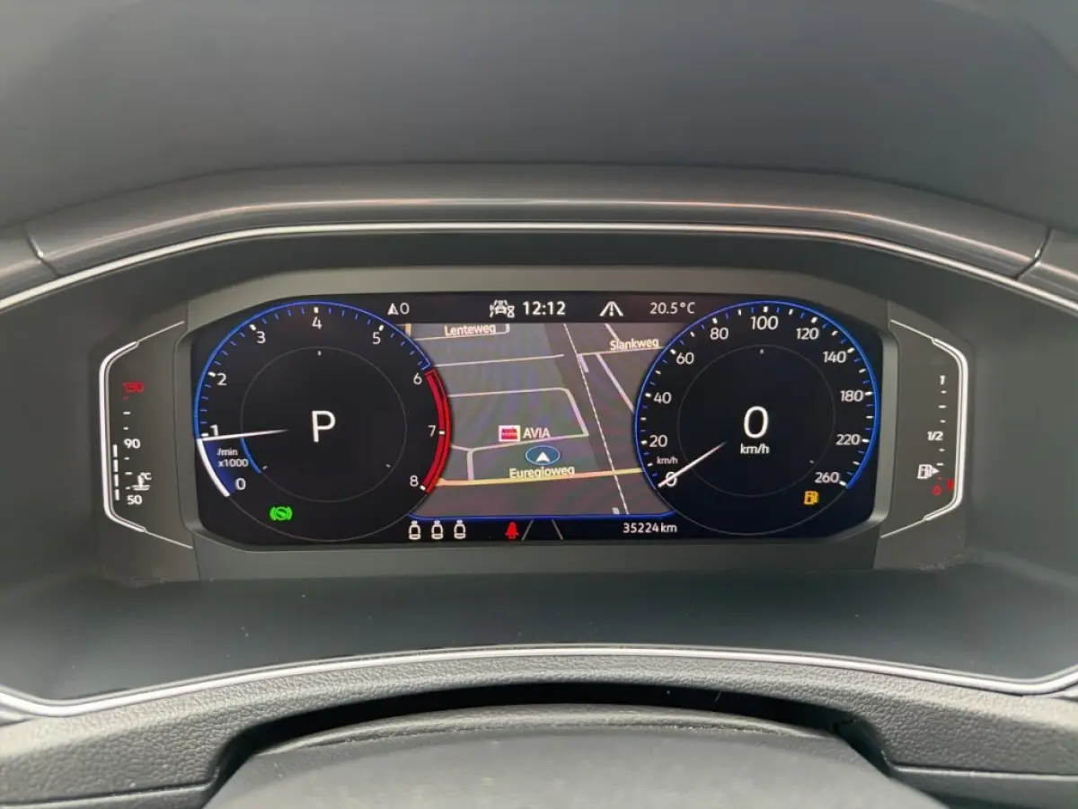 1.5 TSI DSG R-LINE CAMERA/ELEK-KLEP/DIG-DASH/ACC/STOELVERW/NAVI