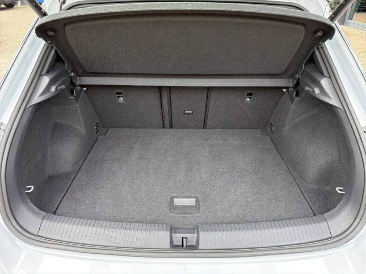1.5 TSI DSG R-LINE CAMERA/ELEK-KLEP/DIG-DASH/ACC/STOELVERW/NAVI