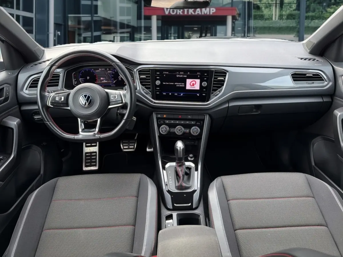 1.5 TSI DSG R-LINE CAMERA/ELEK-KLEP/DIG-DASH/ACC/STOELVERW/NAVI