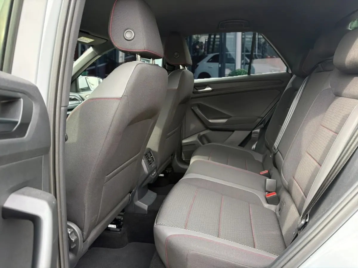 1.5 TSI DSG R-LINE CAMERA/ELEK-KLEP/DIG-DASH/ACC/STOELVERW/NAVI