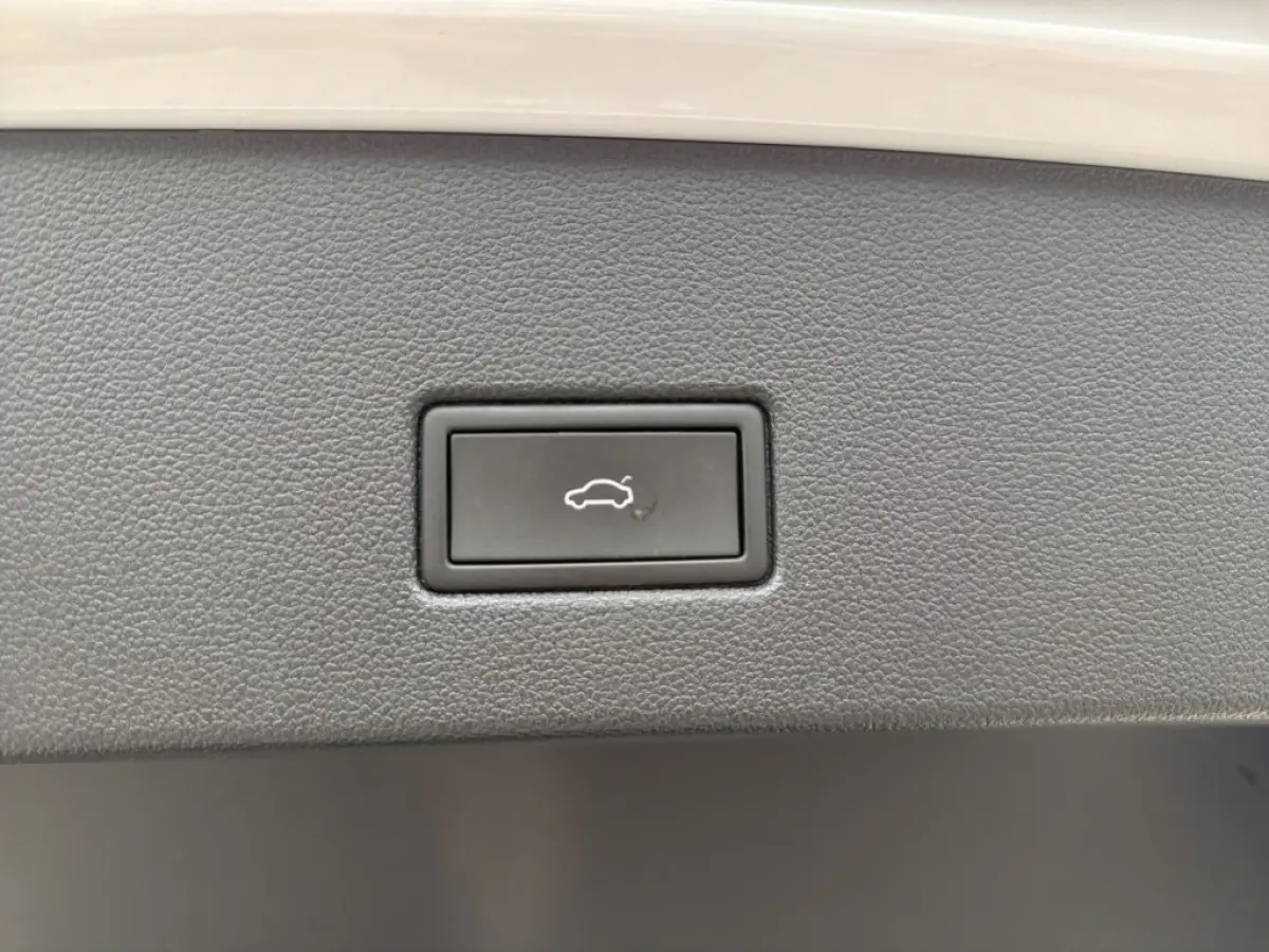 1.5 TSI DSG R-LINE CAMERA/ELEK-KLEP/DIG-DASH/ACC/STOELVERW/NAVI