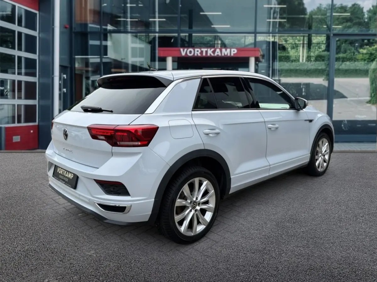 1.5 TSI DSG R-LINE CAMERA/ELEK-KLEP/DIG-DASH/ACC/STOELVERW/NAVI