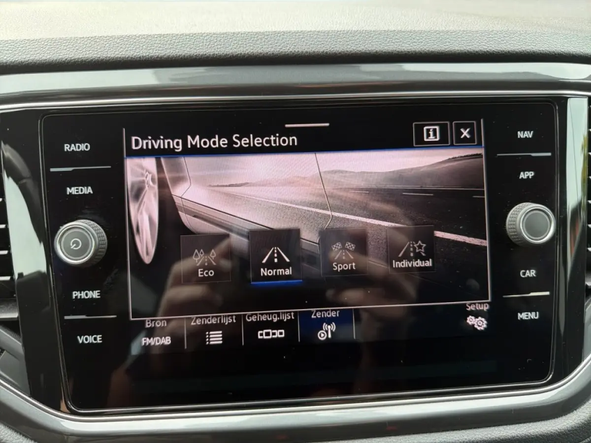 1.5 TSI DSG R-LINE CAMERA/ELEK-KLEP/DIG-DASH/ACC/STOELVERW/NAVI