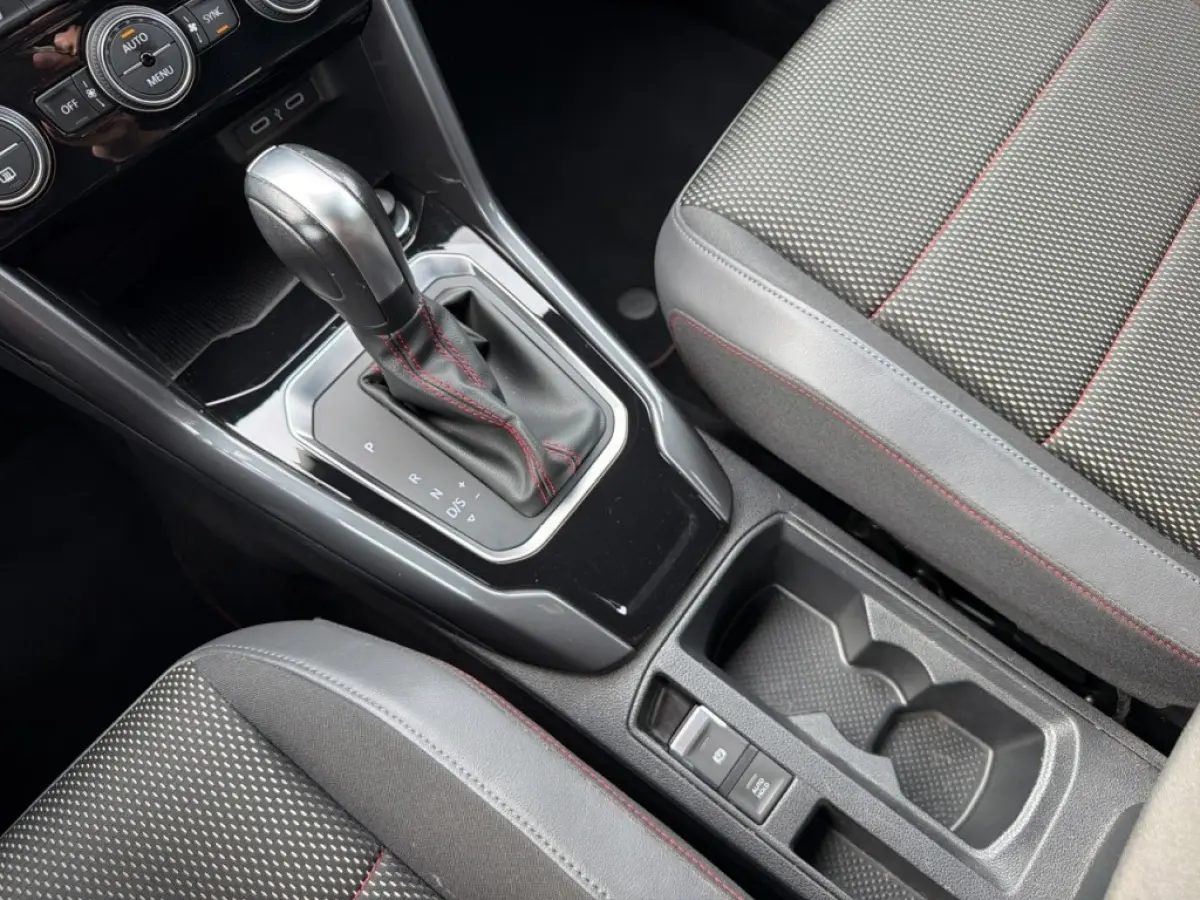 1.5 TSI DSG R-LINE CAMERA/ELEK-KLEP/DIG-DASH/ACC/STOELVERW/NAVI
