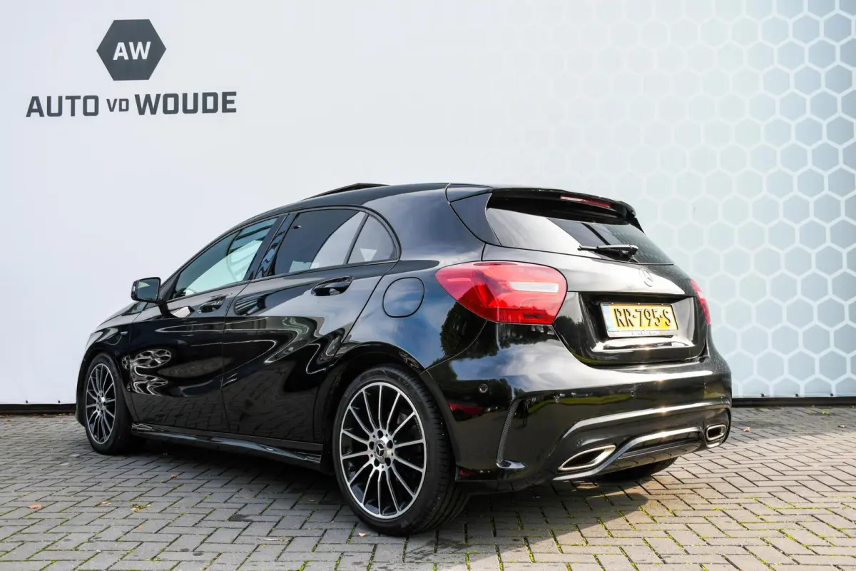 180 EDITION AMG Panoramadak Night Camera