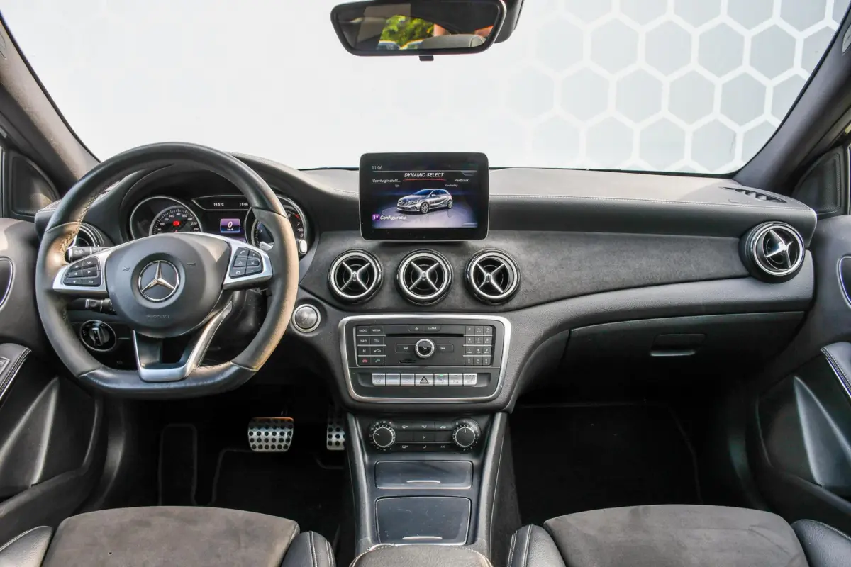180 EDITION AMG Panoramadak Night Camera
