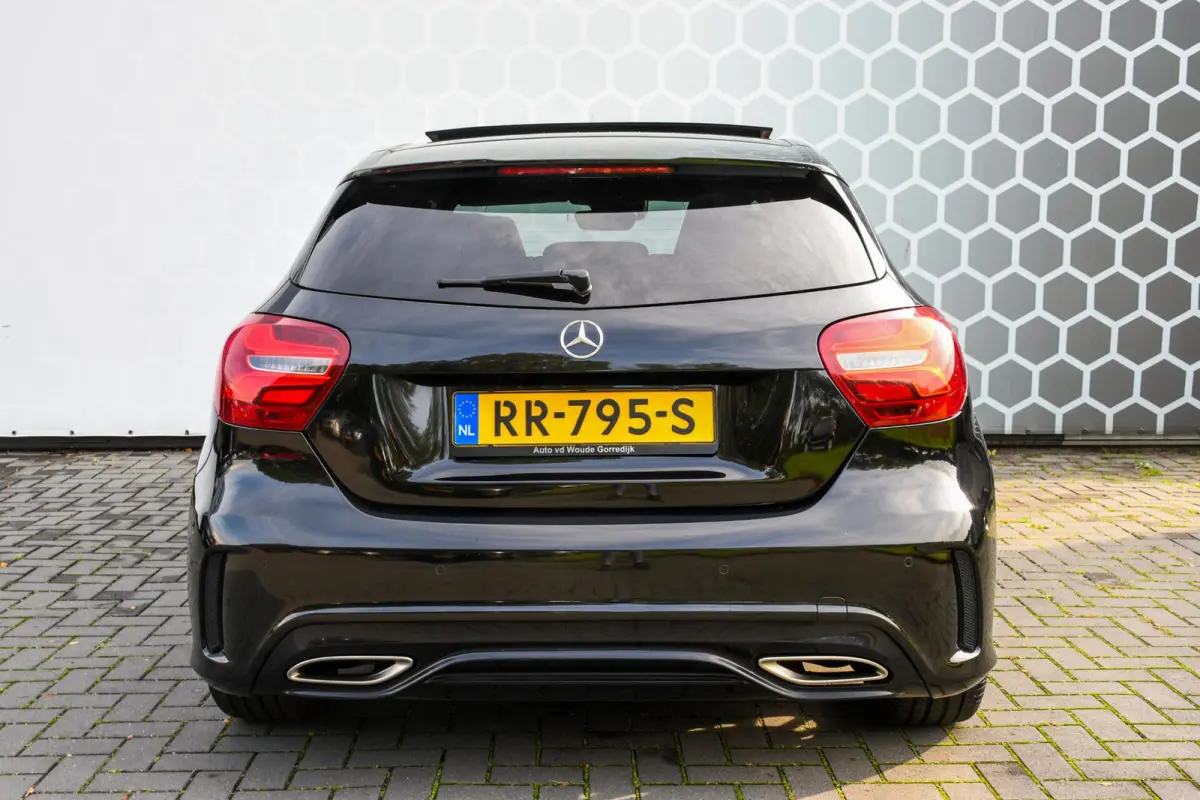 180 EDITION AMG Panoramadak Night Camera