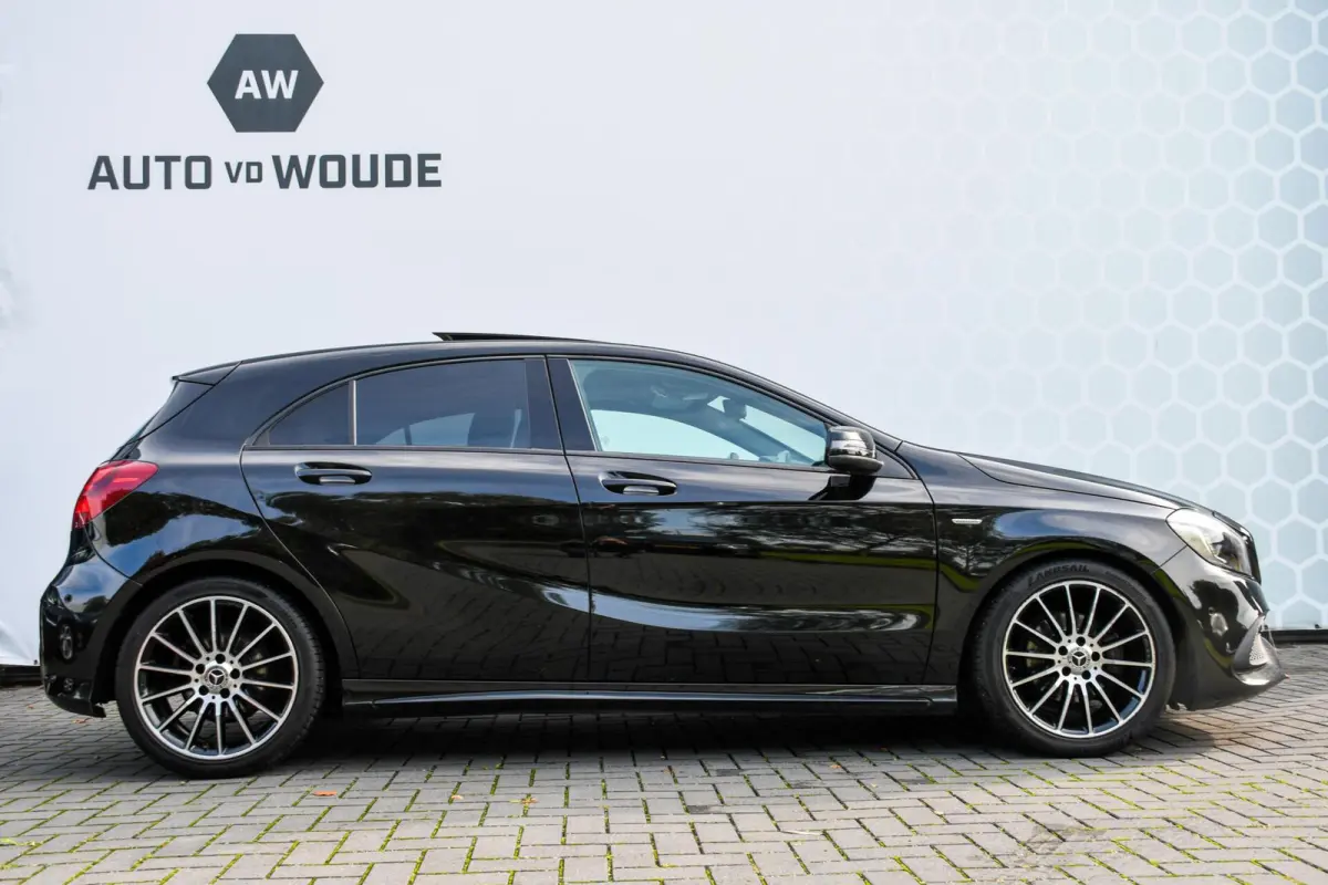 180 EDITION AMG Panoramadak Night Camera