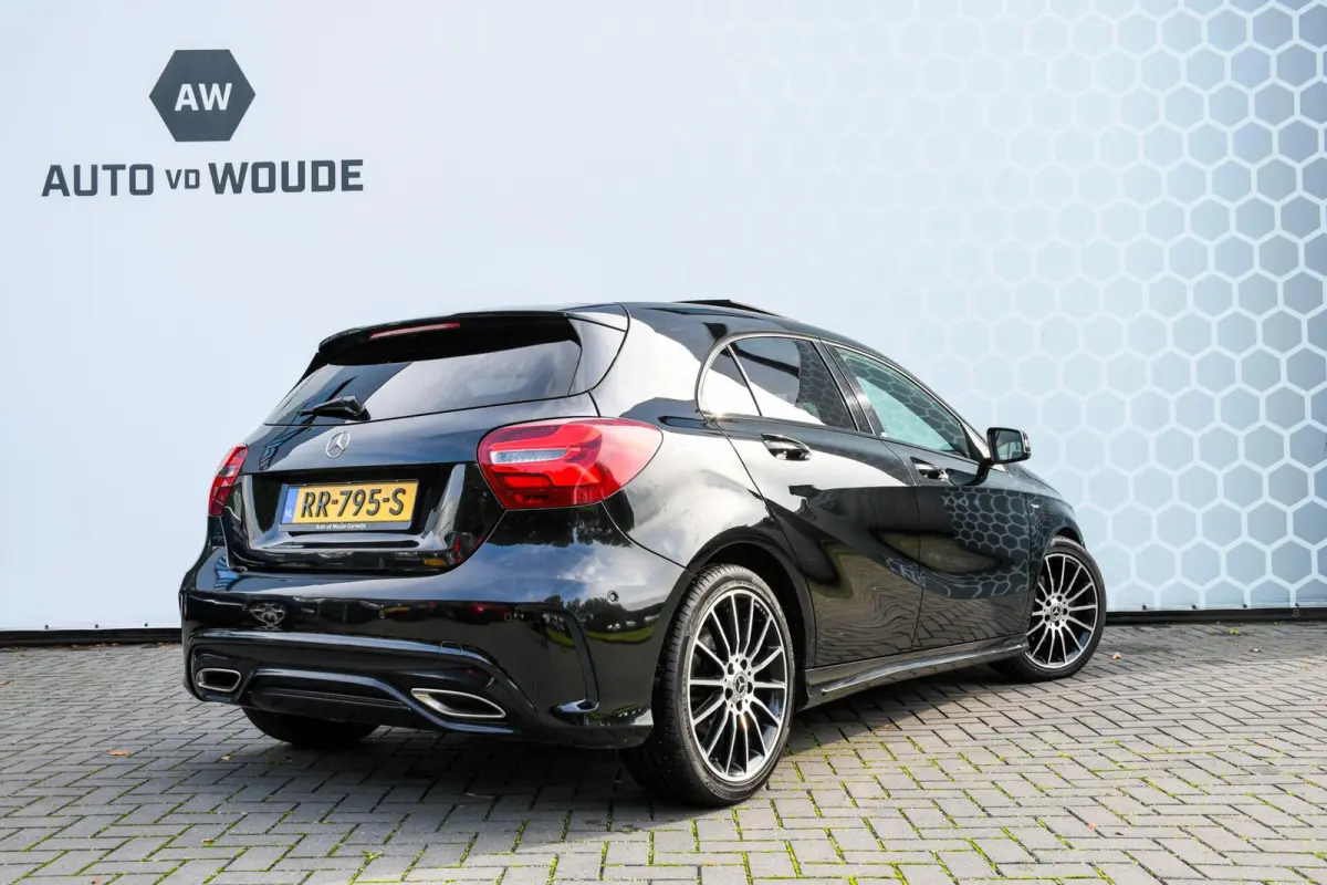 180 EDITION AMG Panoramadak Night Camera