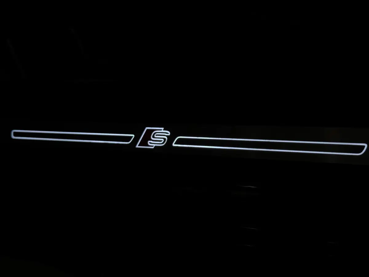 2.0 TFSI Quattro Sport / Trekhaak / Luchtvering / Carplay / Pano / Sfeerver / Keyless / Camera / Adaptive Cruise / Virtual