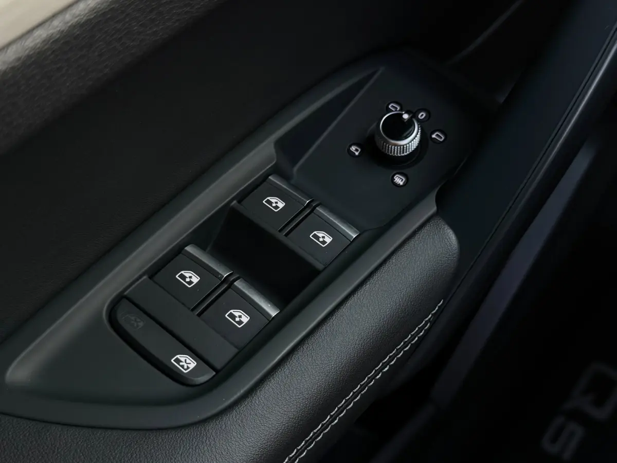 2.0 TFSI Quattro Sport / Trekhaak / Luchtvering / Carplay / Pano / Sfeerver / Keyless / Camera / Adaptive Cruise / Virtual