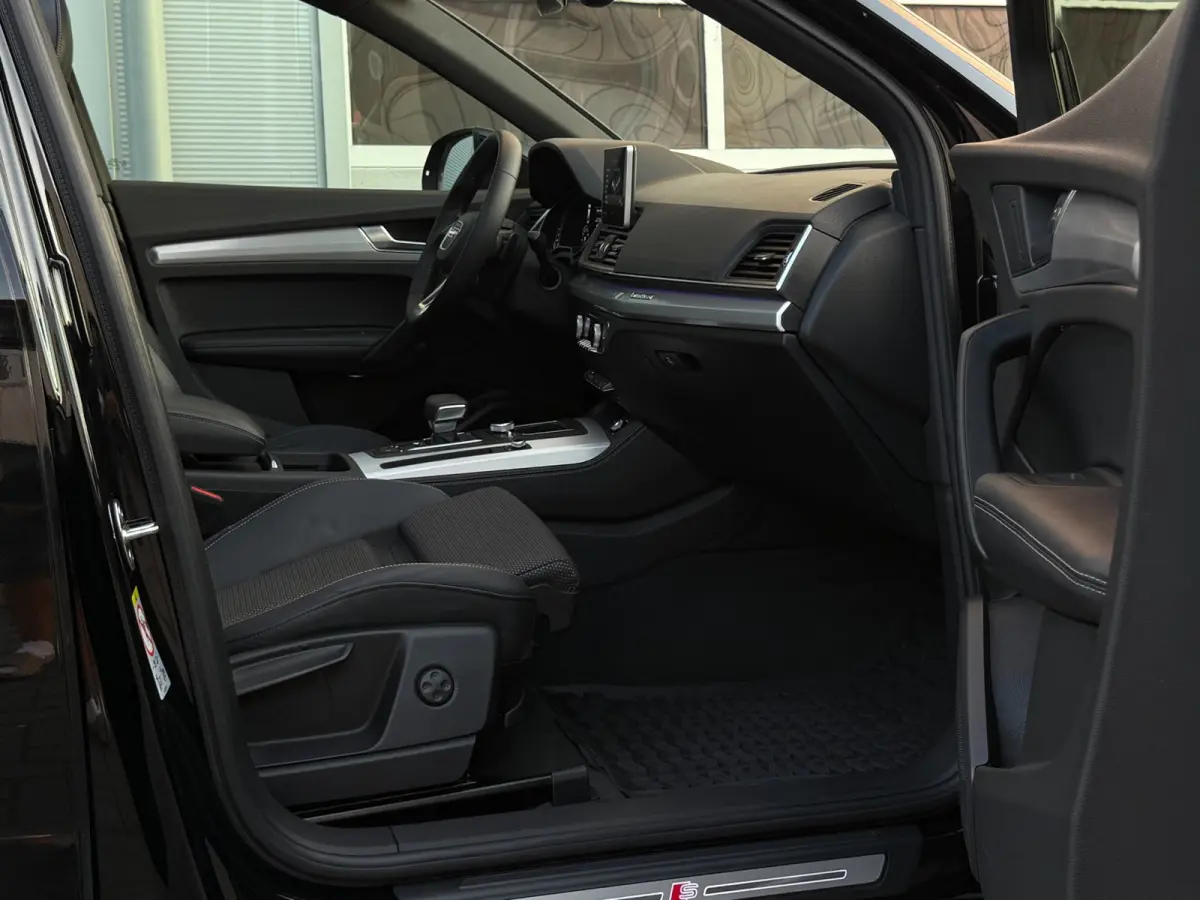 2.0 TFSI Quattro Sport / Trekhaak / Luchtvering / Carplay / Pano / Sfeerver / Keyless / Camera / Adaptive Cruise / Virtual