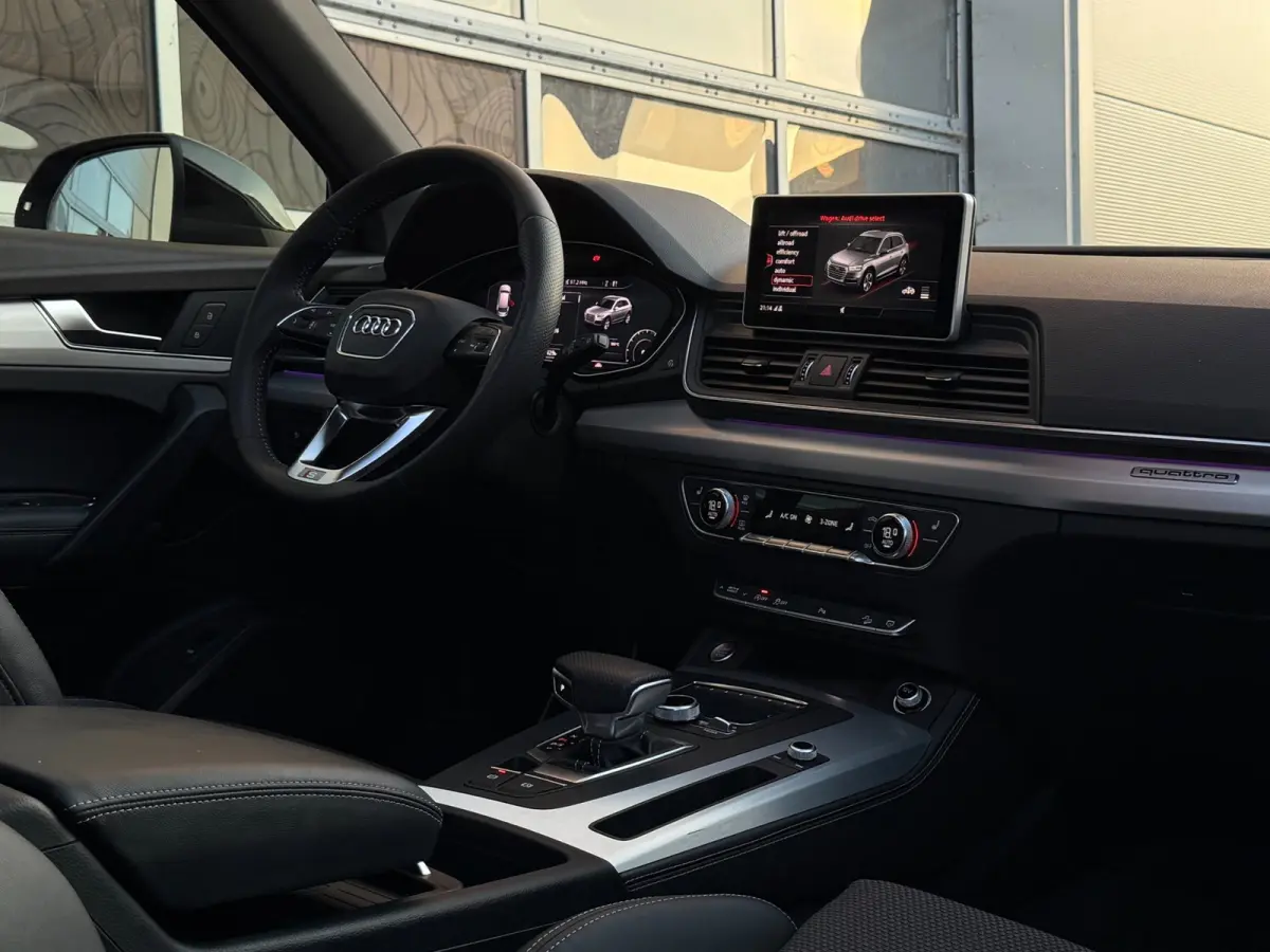 2.0 TFSI Quattro Sport / Trekhaak / Luchtvering / Carplay / Pano / Sfeerver / Keyless / Camera / Adaptive Cruise / Virtual