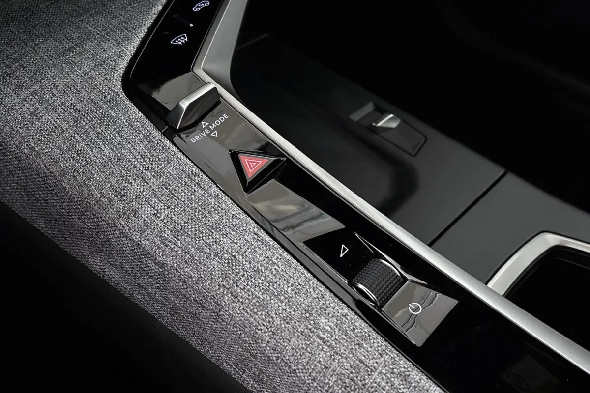 Allure Avantage 210 73 kWh Achteruitrijcamera Keyless Apple Carplay 19"