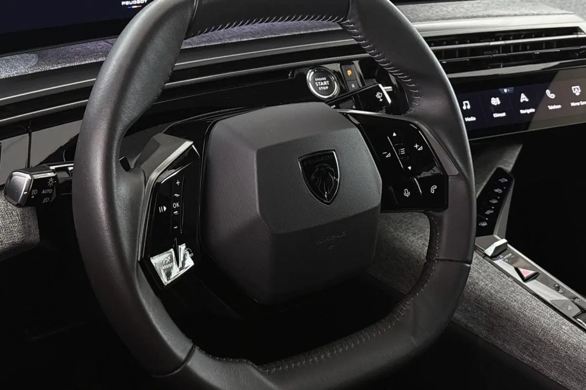 Allure Avantage 210 73 kWh Achteruitrijcamera Keyless Apple Carplay 19"
