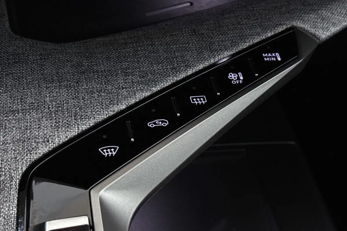 Allure Avantage 210 73 kWh Achteruitrijcamera Keyless Apple Carplay 19"