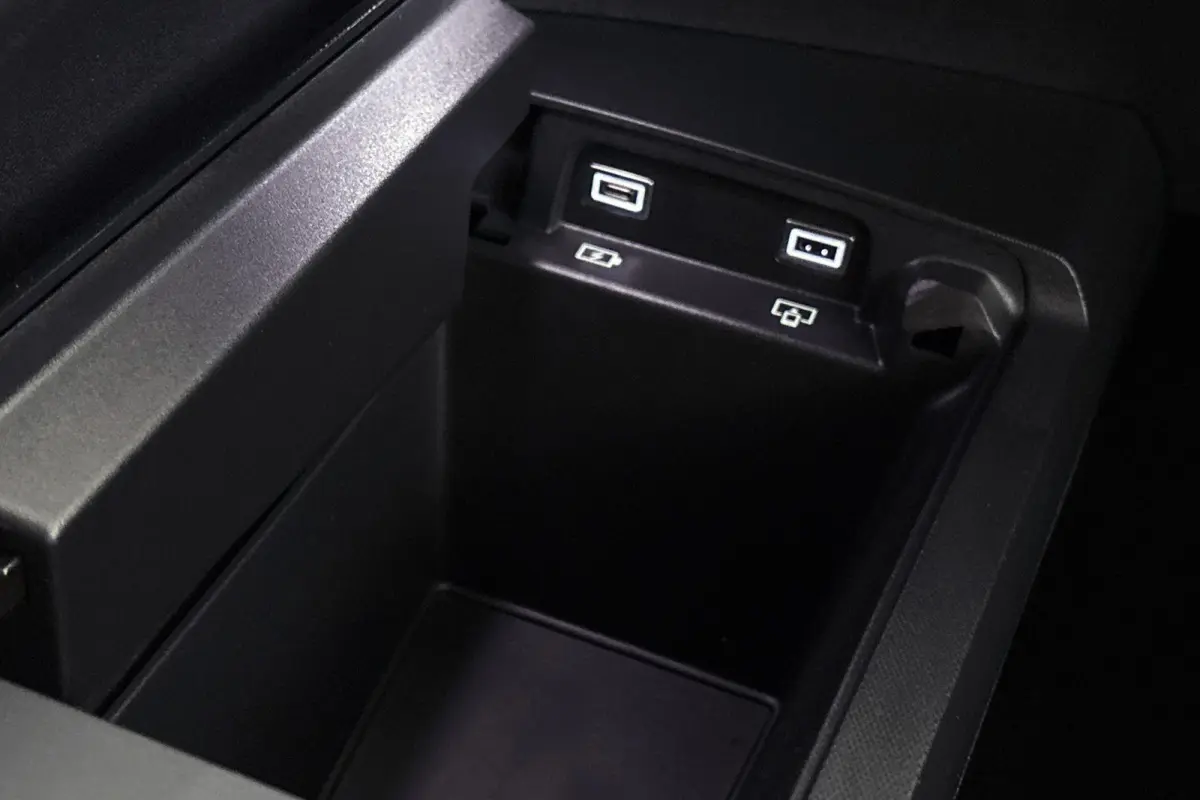 Allure Avantage 210 73 kWh Achteruitrijcamera Keyless Apple Carplay 19"