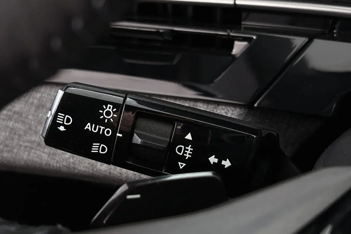 Allure Avantage 210 73 kWh Achteruitrijcamera Keyless Apple Carplay 19"