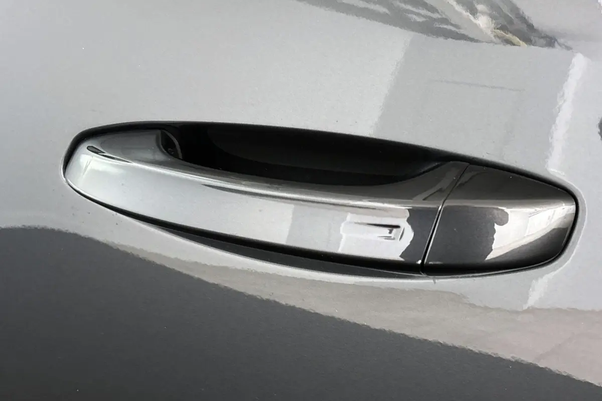Allure Avantage 210 73 kWh Achteruitrijcamera Keyless Apple Carplay 19"