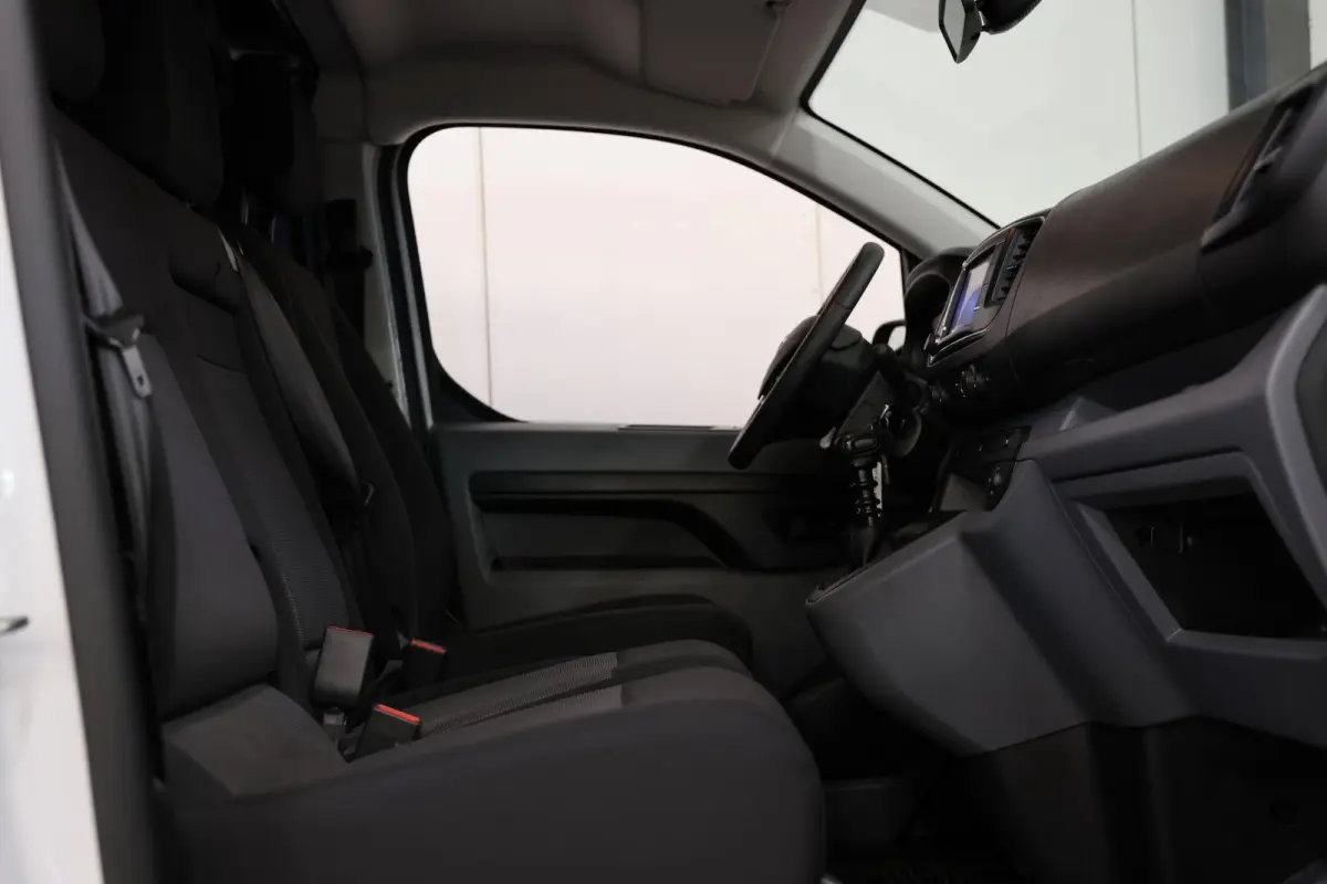 1.5 D-4D L2H1 CARPLAY PDC AIRCO
