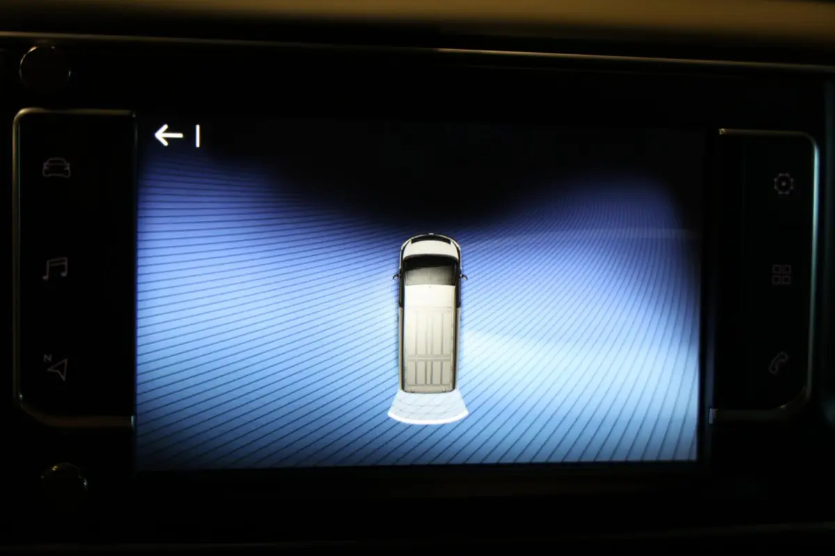 1.5 D-4D L2H1 CARPLAY PDC AIRCO