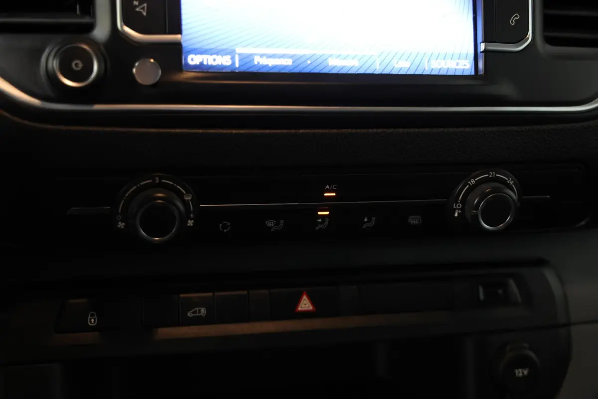 1.5 D-4D L2H1 CARPLAY PDC AIRCO