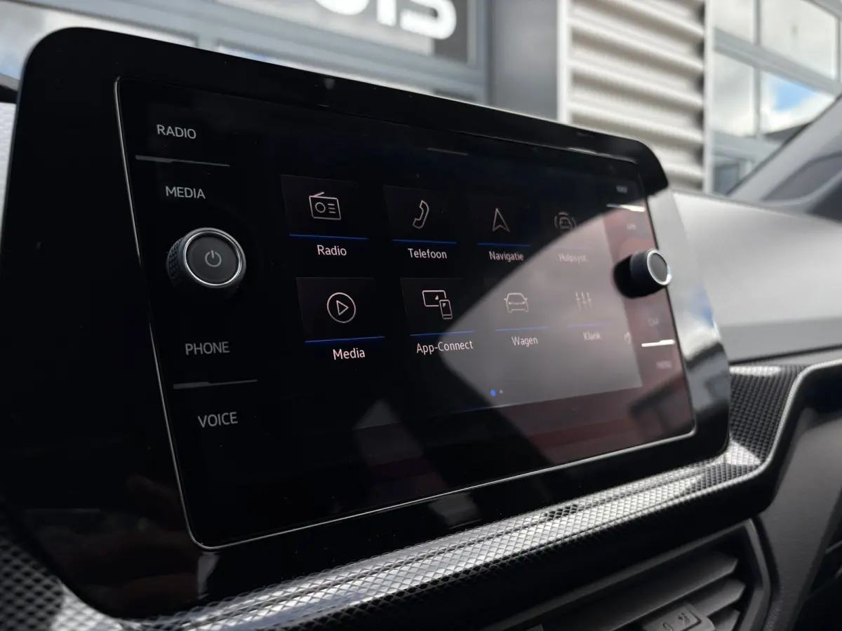 Life Edition | 'App-Connect' draadloze smartphone integratie | Achterlichten LED | Afstandscontrolesysteem (Front Assist)