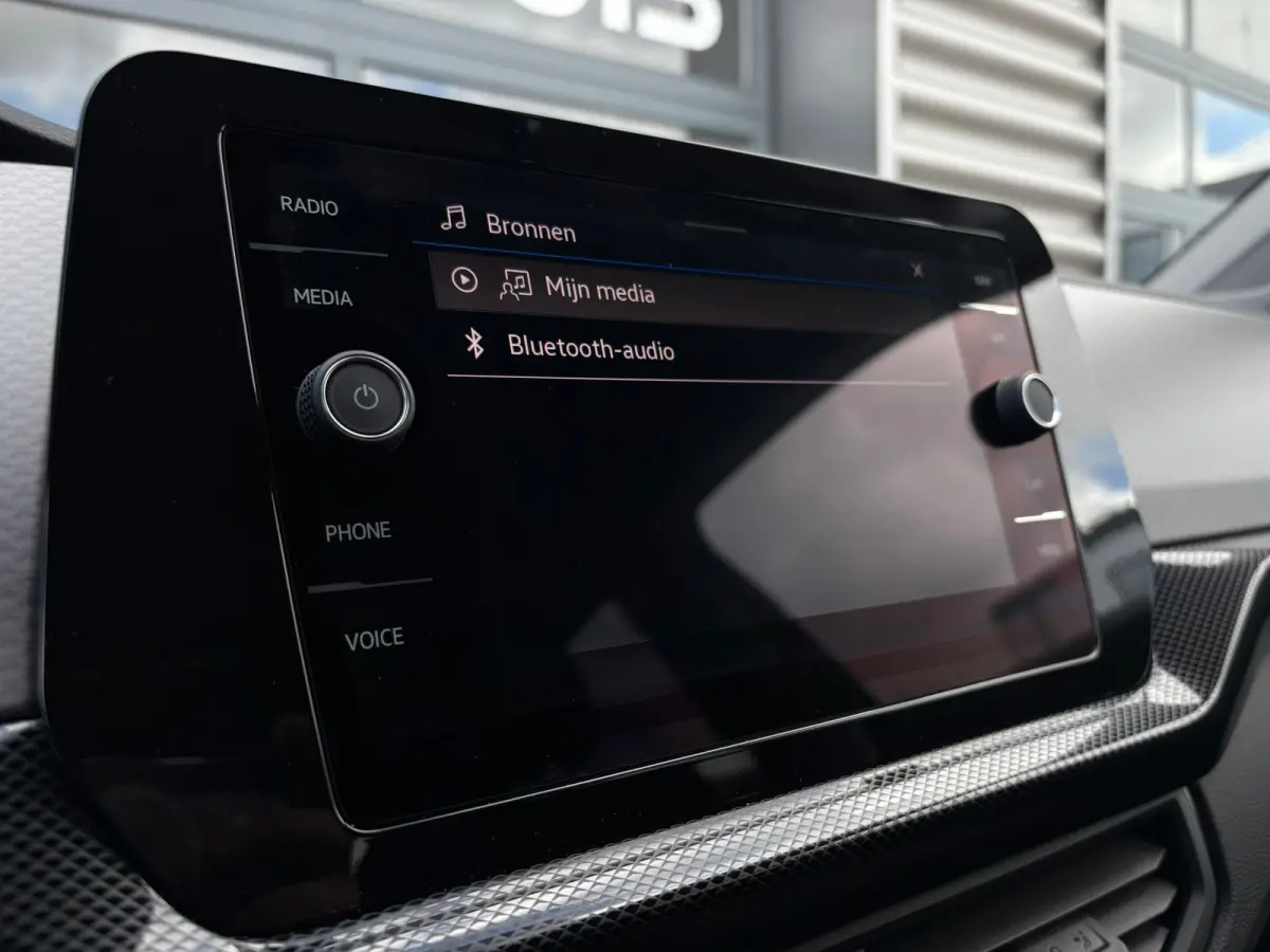 Life Edition | 'App-Connect' draadloze smartphone integratie | Achterlichten LED | Afstandscontrolesysteem (Front Assist)