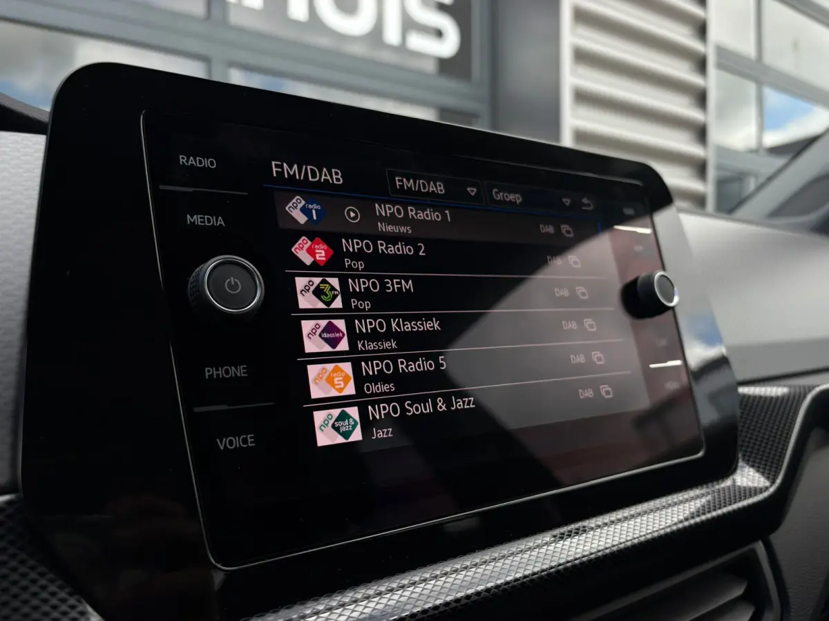 Life Edition | 'App-Connect' draadloze smartphone integratie | Achterlichten LED | Afstandscontrolesysteem (Front Assist)