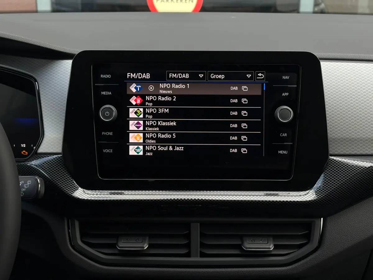 Life Edition | 'App-Connect' draadloze smartphone integratie | Achterlichten LED | Afstandscontrolesysteem (Front Assist)