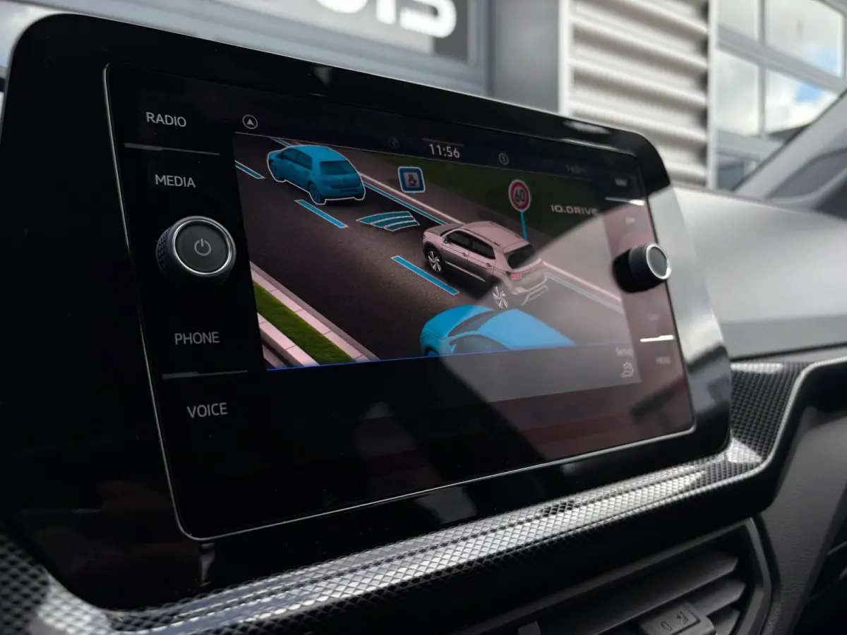Life Edition | 'App-Connect' draadloze smartphone integratie | Achterlichten LED | Afstandscontrolesysteem (Front Assist)