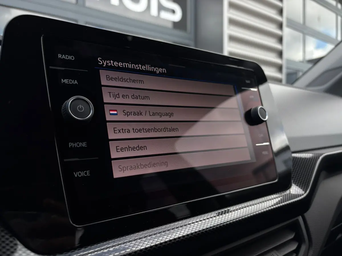 Life Edition | 'App-Connect' draadloze smartphone integratie | Achterlichten LED | Afstandscontrolesysteem (Front Assist)