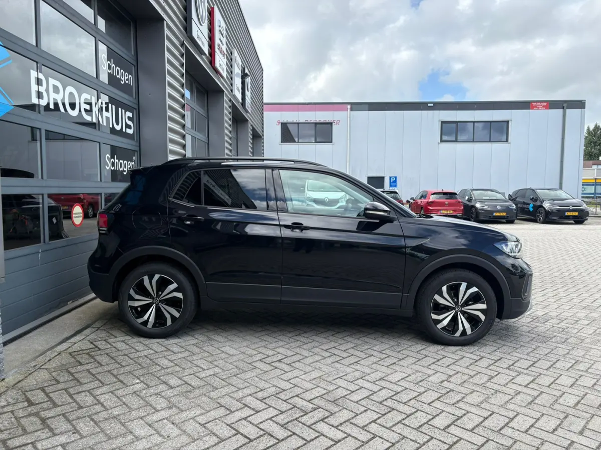Life Edition | 'App-Connect' draadloze smartphone integratie | Achterlichten LED | Afstandscontrolesysteem (Front Assist)