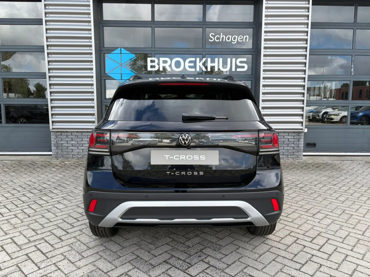 Life Edition | 'App-Connect' draadloze smartphone integratie | Achterlichten LED | Afstandscontrolesysteem (Front Assist)