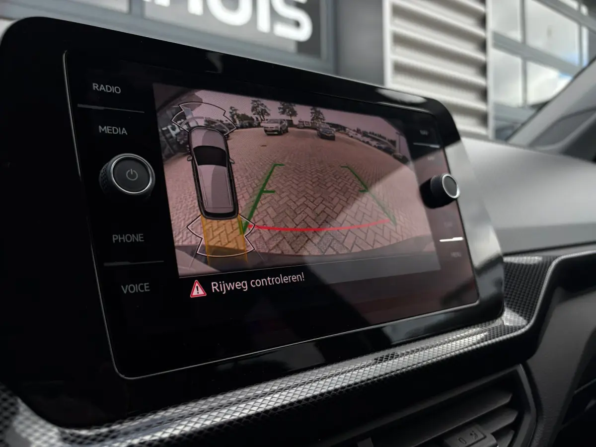 Life Edition | 'App-Connect' draadloze smartphone integratie | Achterlichten LED | Afstandscontrolesysteem (Front Assist)
