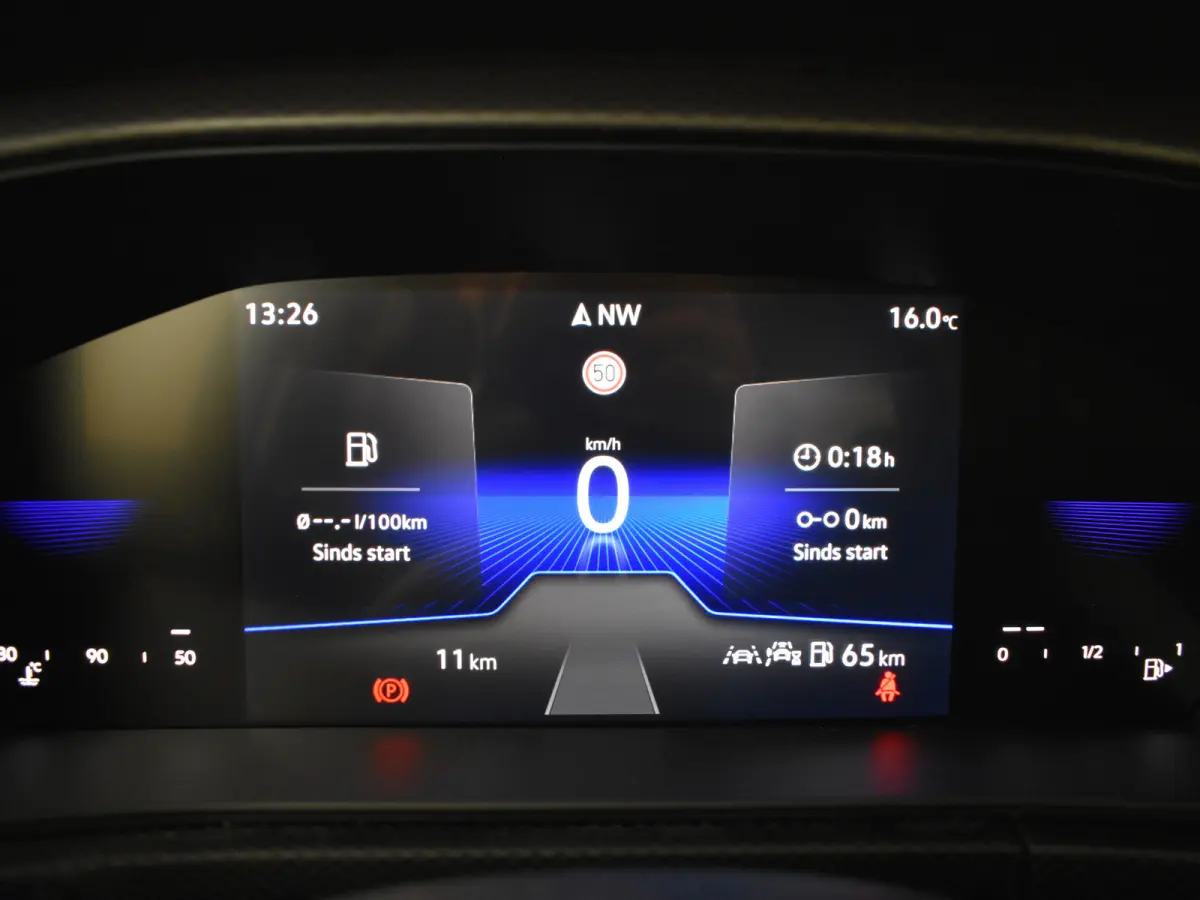 Life Edition | 'App-Connect' draadloze smartphone integratie | Achterlichten LED | Afstandscontrolesysteem (Front Assist)